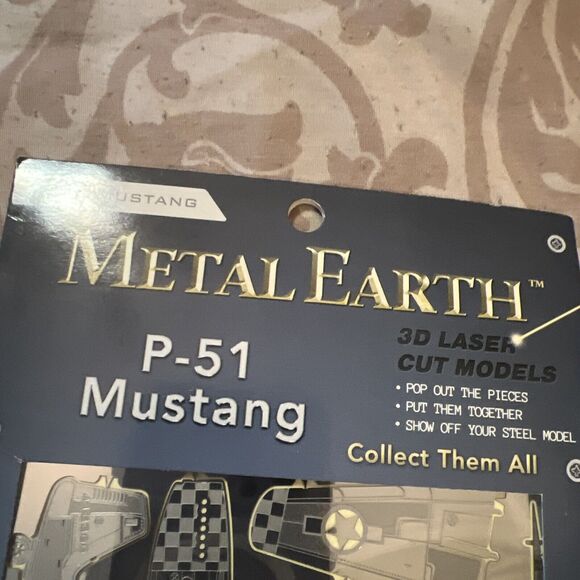 METAL EARTH P-51 MUSTANG 3-D LASER CUT MODEL AIRPLANE KIT 3D NEW NIP 2012 360v - Picture 5 of 7